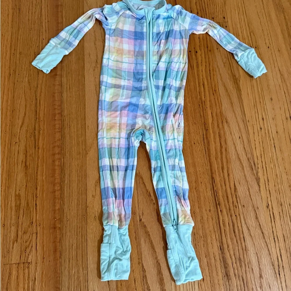 Little Sleepies Zippy Bundle: Pastel Plaid and Clay Ribbed, 6-12 mo - Picture 3 of 13